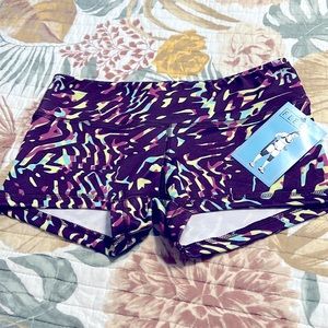 NWT FLEO size small shorts